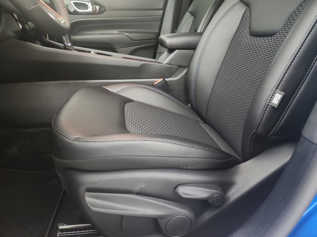 New 2026 Jeep Compass Latitude AWD/4WD image 20