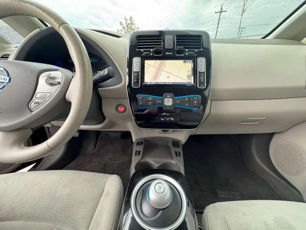 Used 2013 Nissan Leaf SV FWD image 15