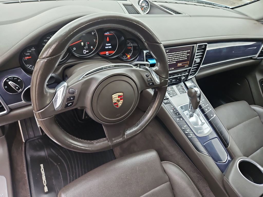 Used 2015 Porsche Panamera image 12