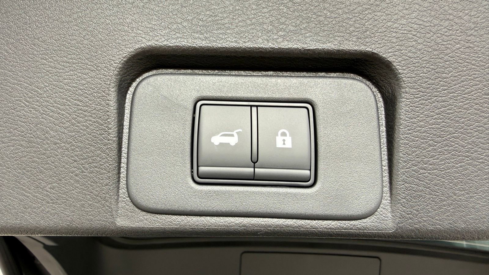 New 2026 Nissan Rogue SV AWD/4WD image 32