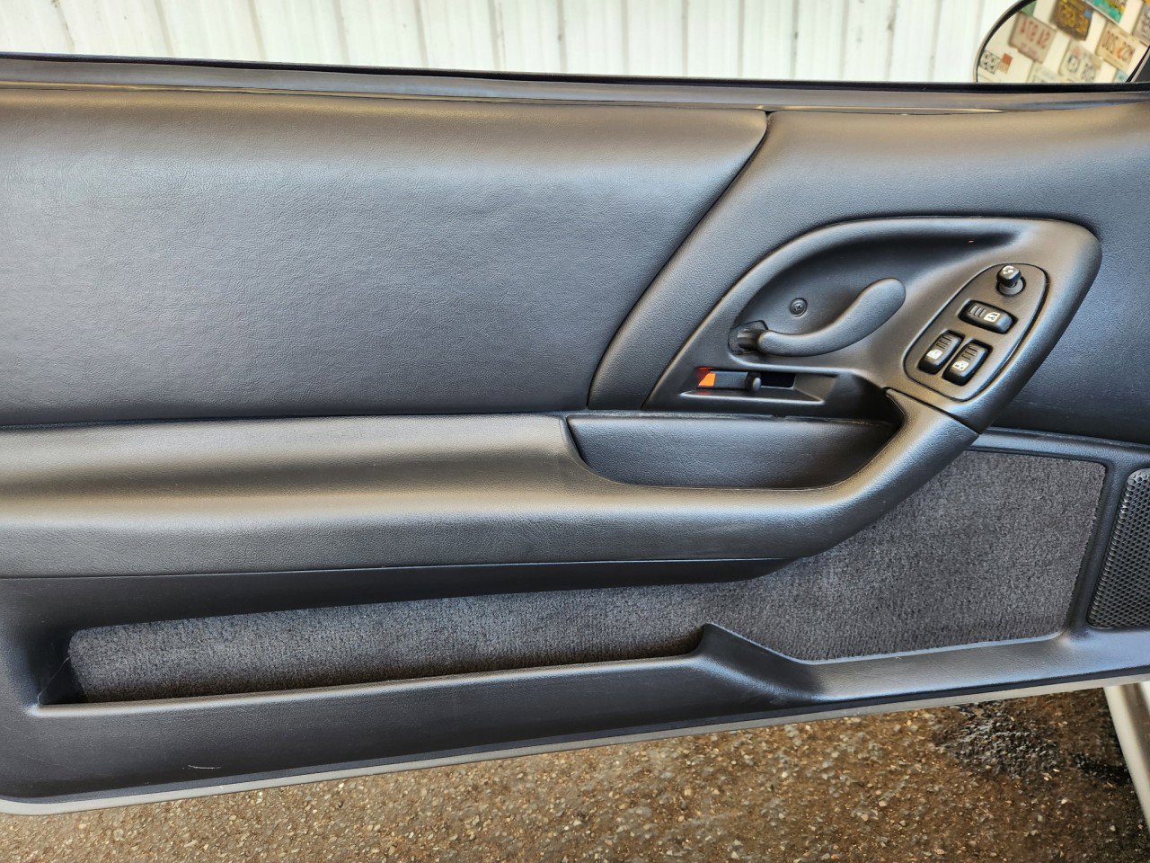 Used 2002 Chevrolet Camaro Z28 w/ Sport Appearance Pkg image 10