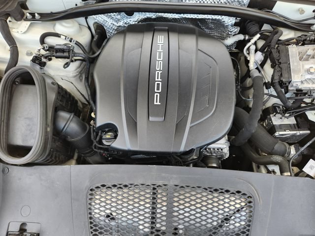 Used 2020 Porsche Macan AWD/4WD image 31