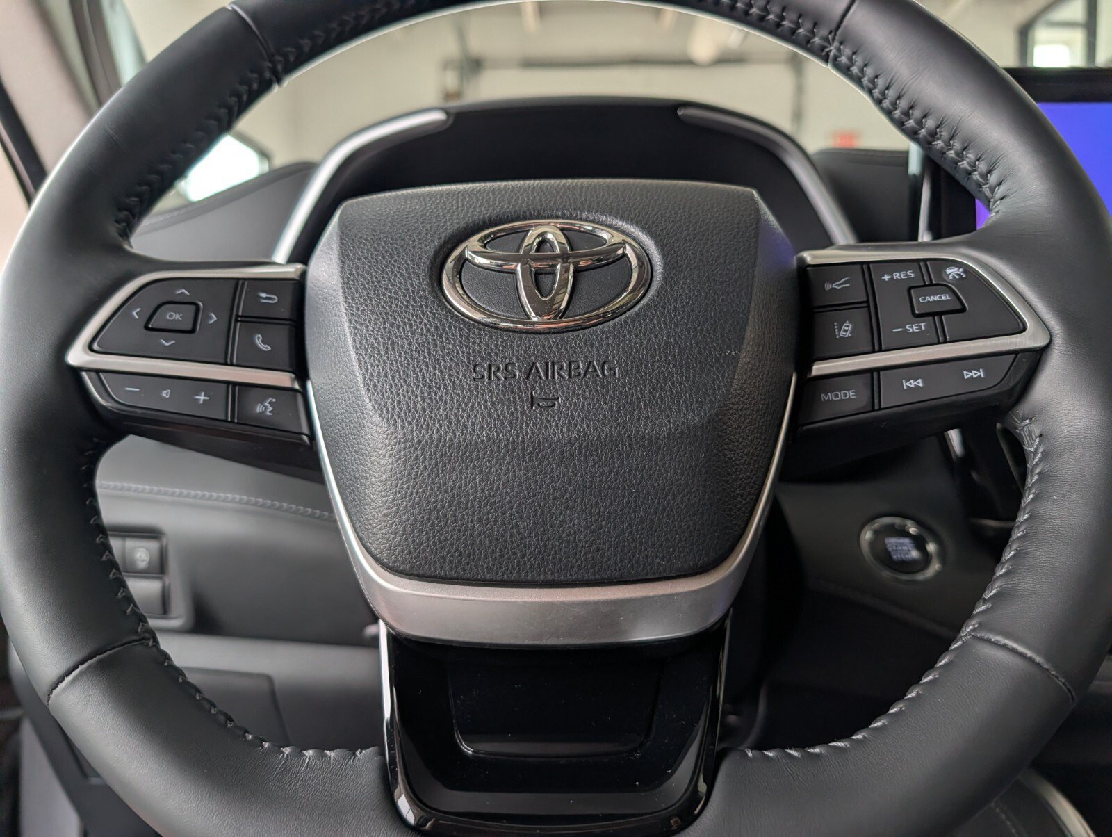 Used 2023 Toyota Highlander Limited AWD/4WD image 20