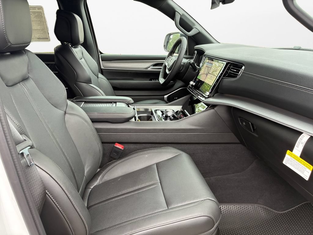 New 2026 Jeep Grand Wagoneer 2WD w/ 8-Passenger Seating Package image 24