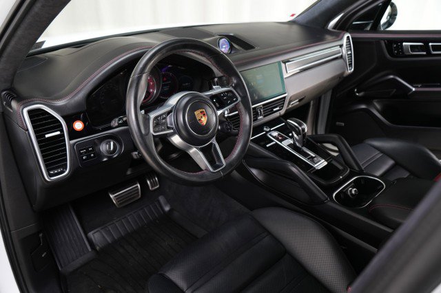 Used 2021 Porsche Cayenne GTS AWD/4WD image 40