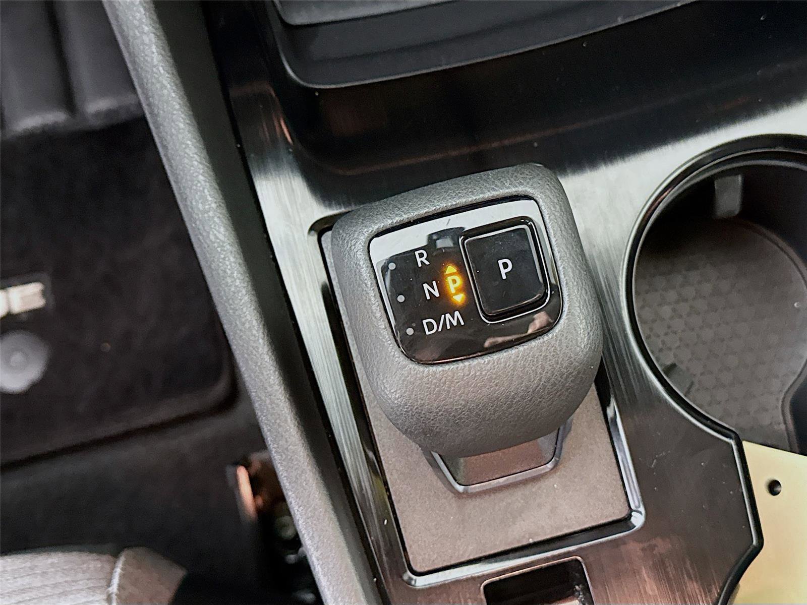 Used 2023 Nissan Rogue SV image 17