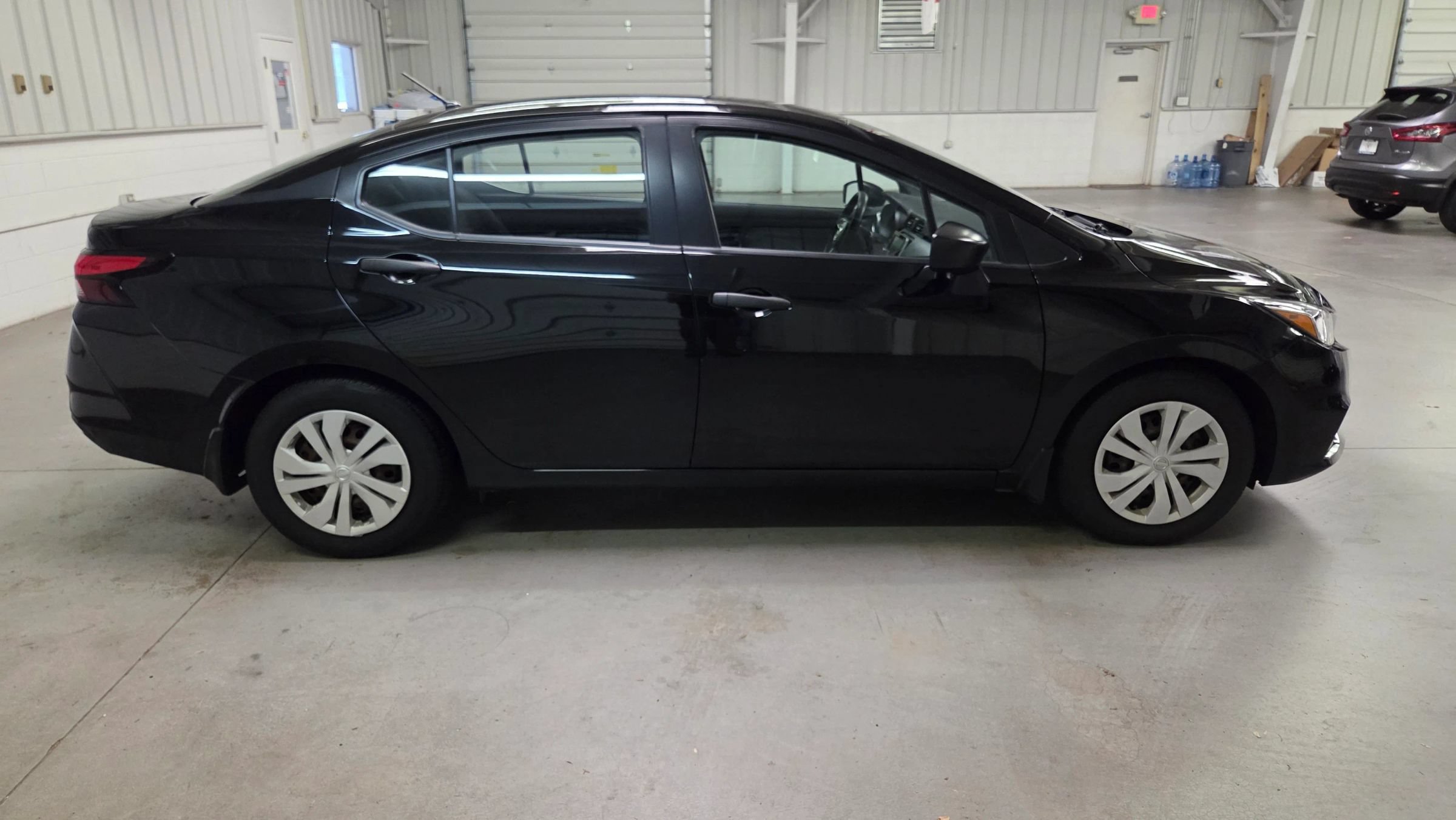 Used 2020 Nissan Versa S FWD image 9
