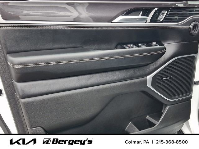 Used 2023 Jeep Wagoneer 4WD w/ Convenience Group I image 15
