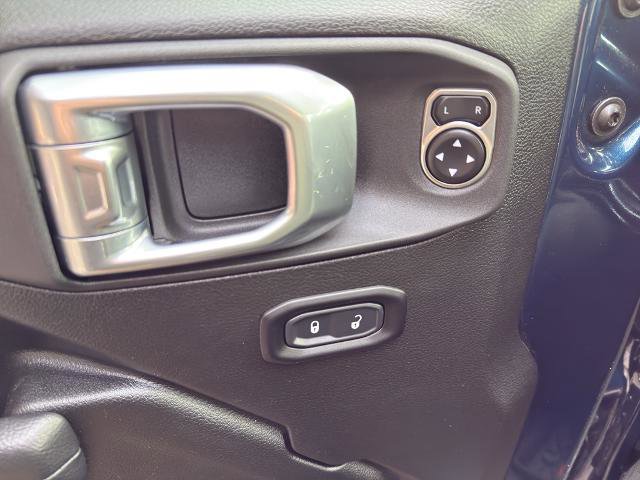 Used 2025 Jeep Gladiator Sport image 14