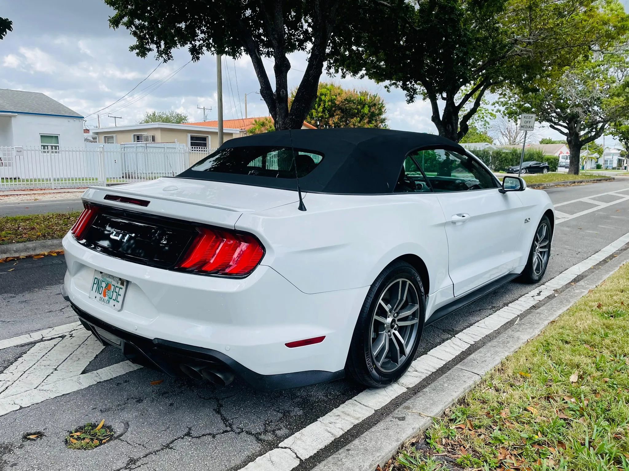 Used 2021 Ford Mustang GT Premium RWD image 5