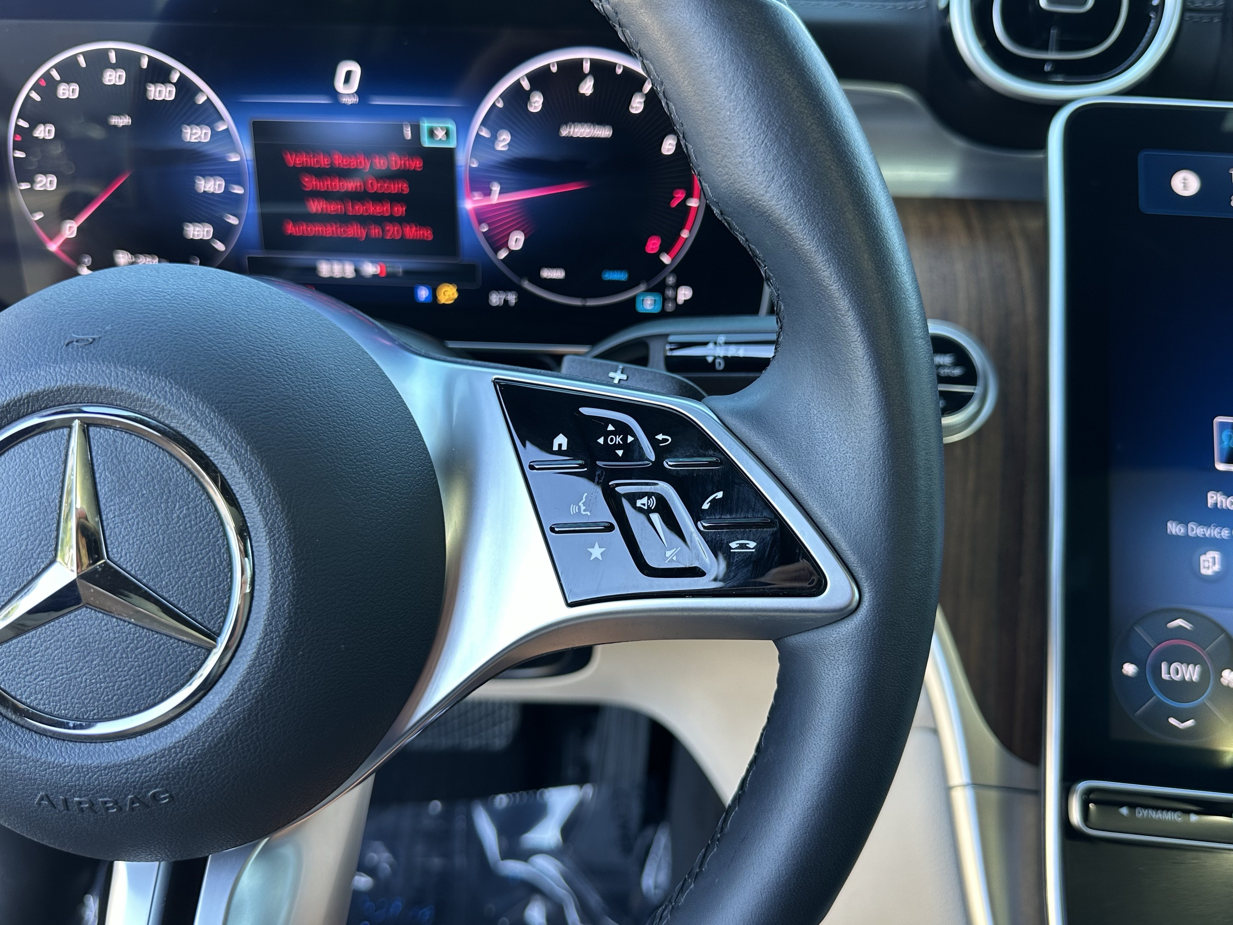Used 2024 Mercedes-Benz GLC 300 4MATIC image 33