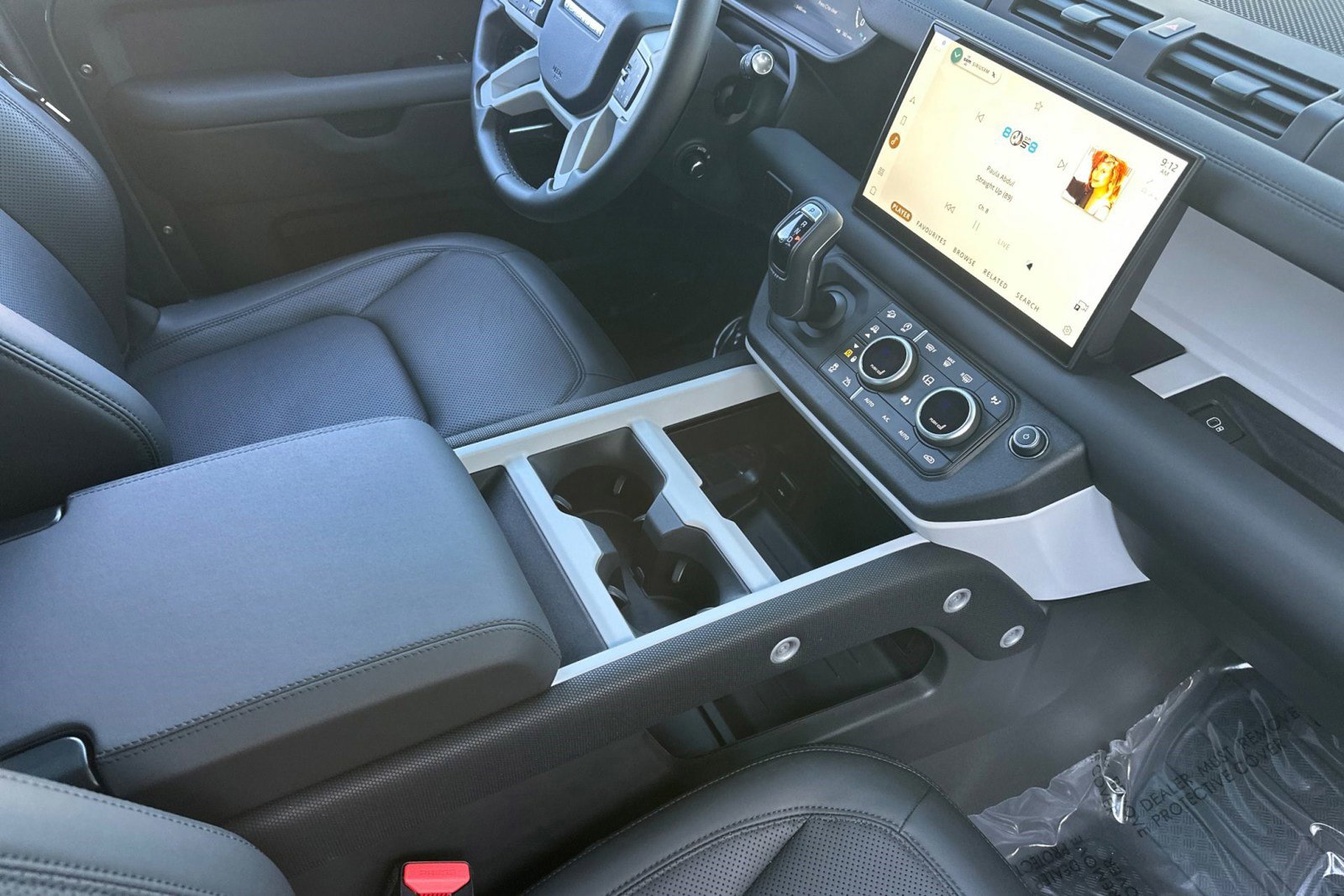 Used 2025 Land Rover Defender 110 S image 32