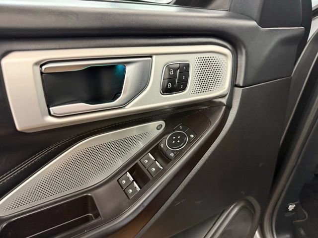 Certified 2020 Ford Explorer Platinum w/ Premium Technology Package AWD/4WD image 17