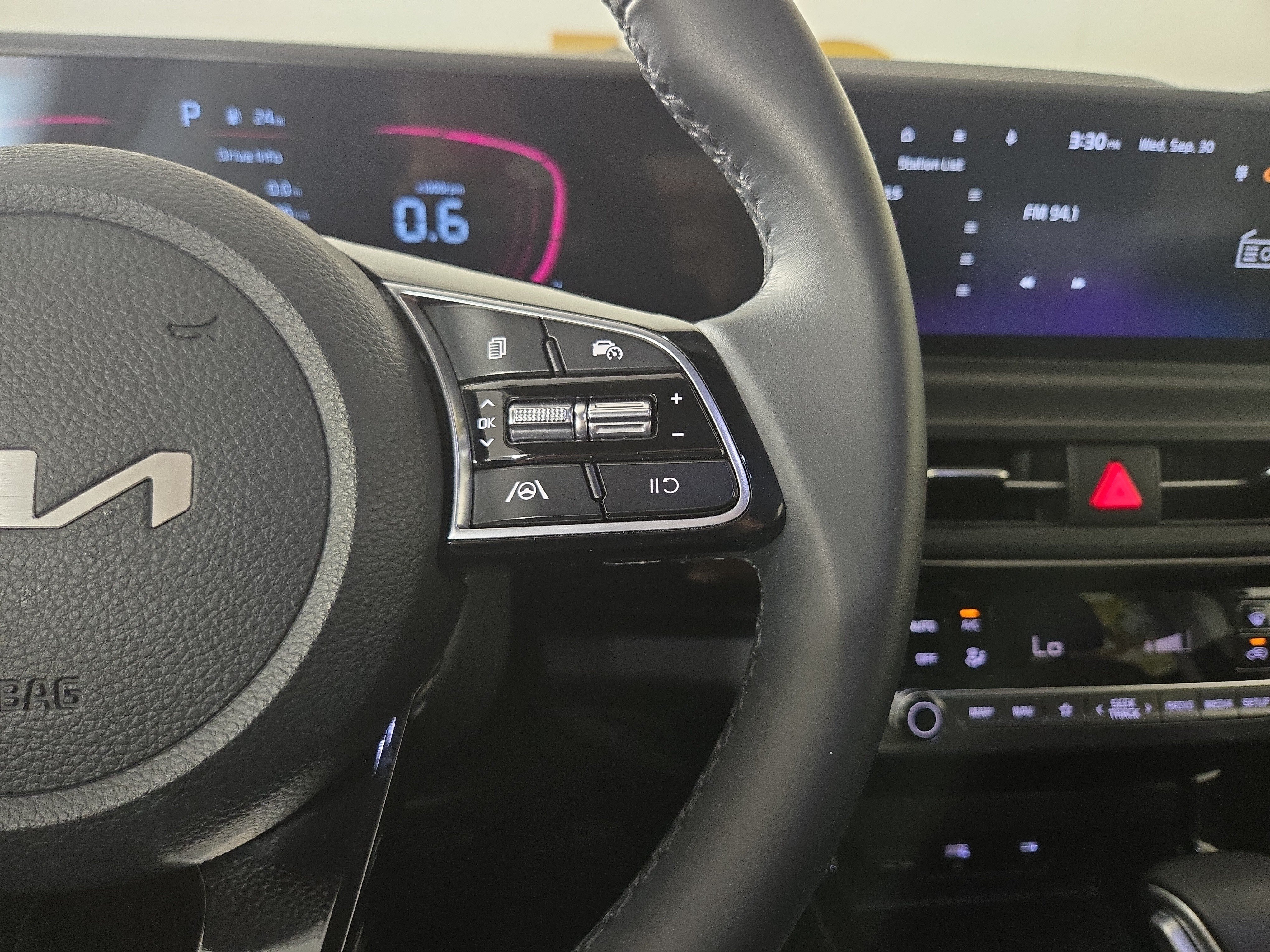 Used 2025 Kia Seltos S AWD/4WD image 16