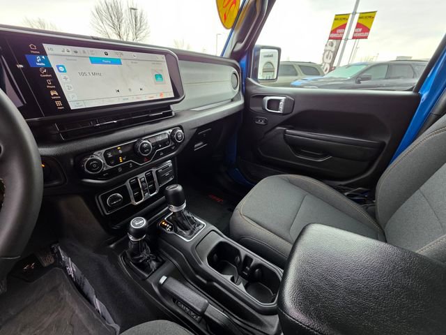 Used 2024 Jeep Gladiator Sport image 22