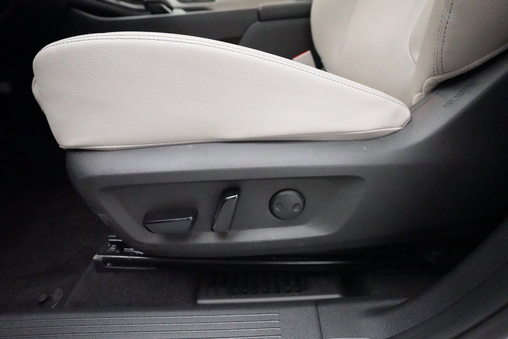 Used 2025 Nissan Rogue SL w/ Tech Package image 29