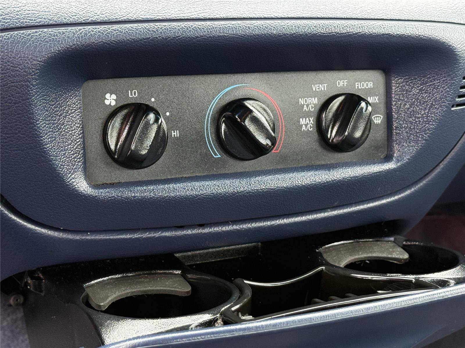 Used 1996 Ford Crown Victoria LX RWD image 27