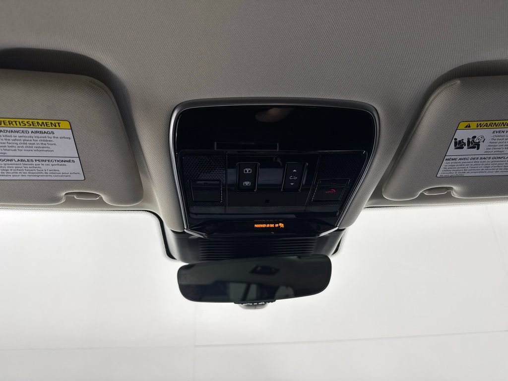 Used 2025 Land Rover Range Rover SE AWD/4WD image 26