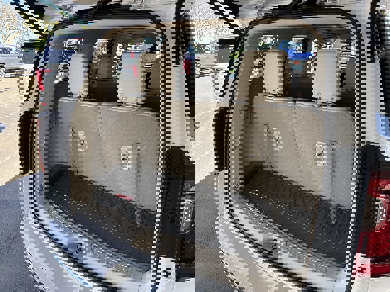 Used 2020 GMC Acadia Denali w/ Trailering Package image 26