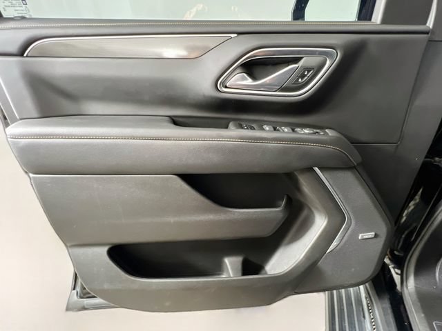 Used 2023 GMC Yukon XL AT4 w/ Technology Package AWD/4WD image 32