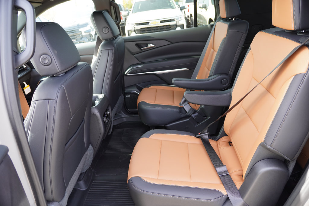 New 2027 Chevrolet Traverse Z71 w/ Enhanced Driving Package AWD/4WD image 11