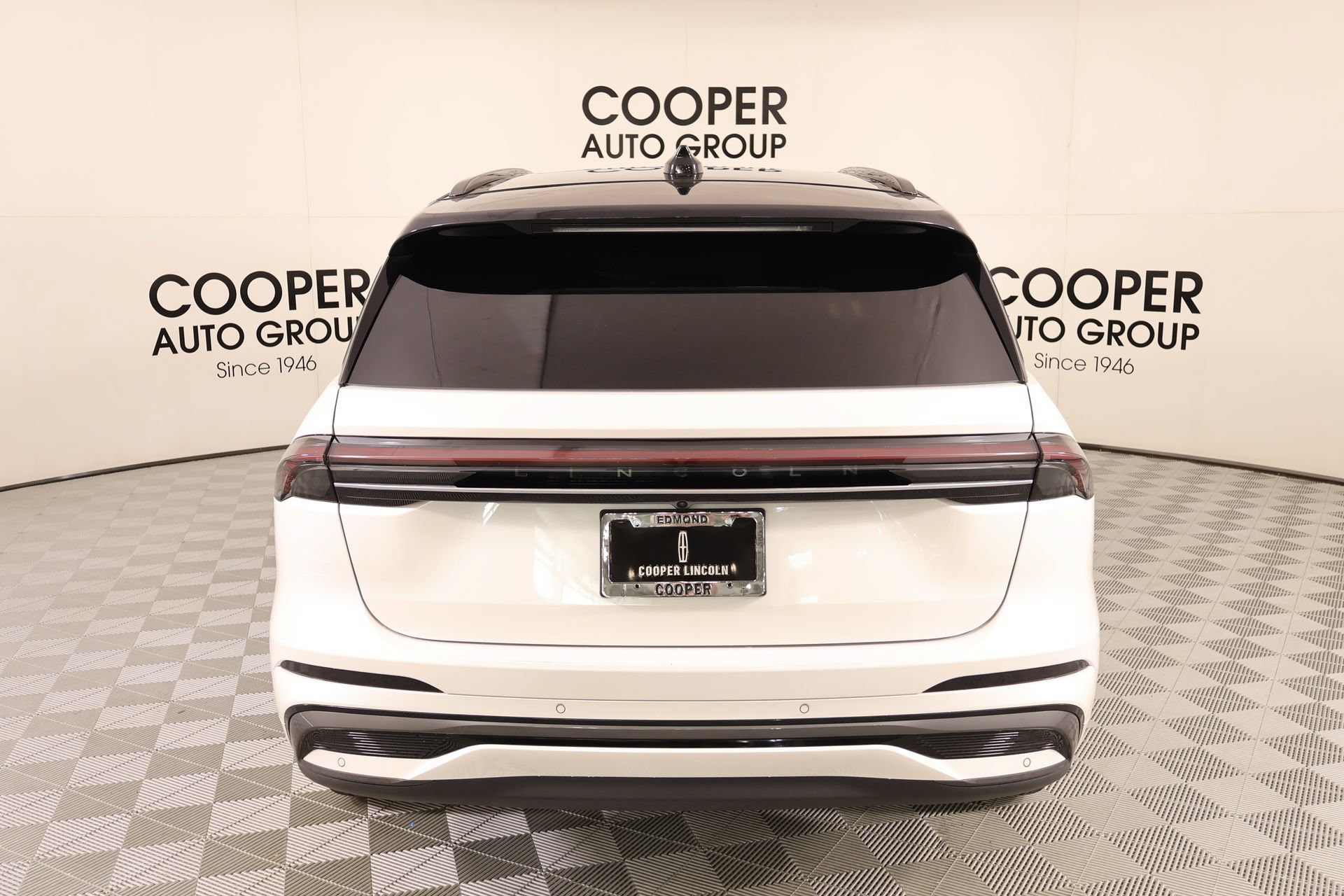 Certified 2024 Lincoln Nautilus Black Label w/ Jet Appearance Package (87T) AWD/4WD image 22