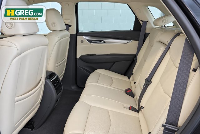 Used 2018 Cadillac XT5 Luxury w/ Driver Awareness Package AWD/4WD image 11