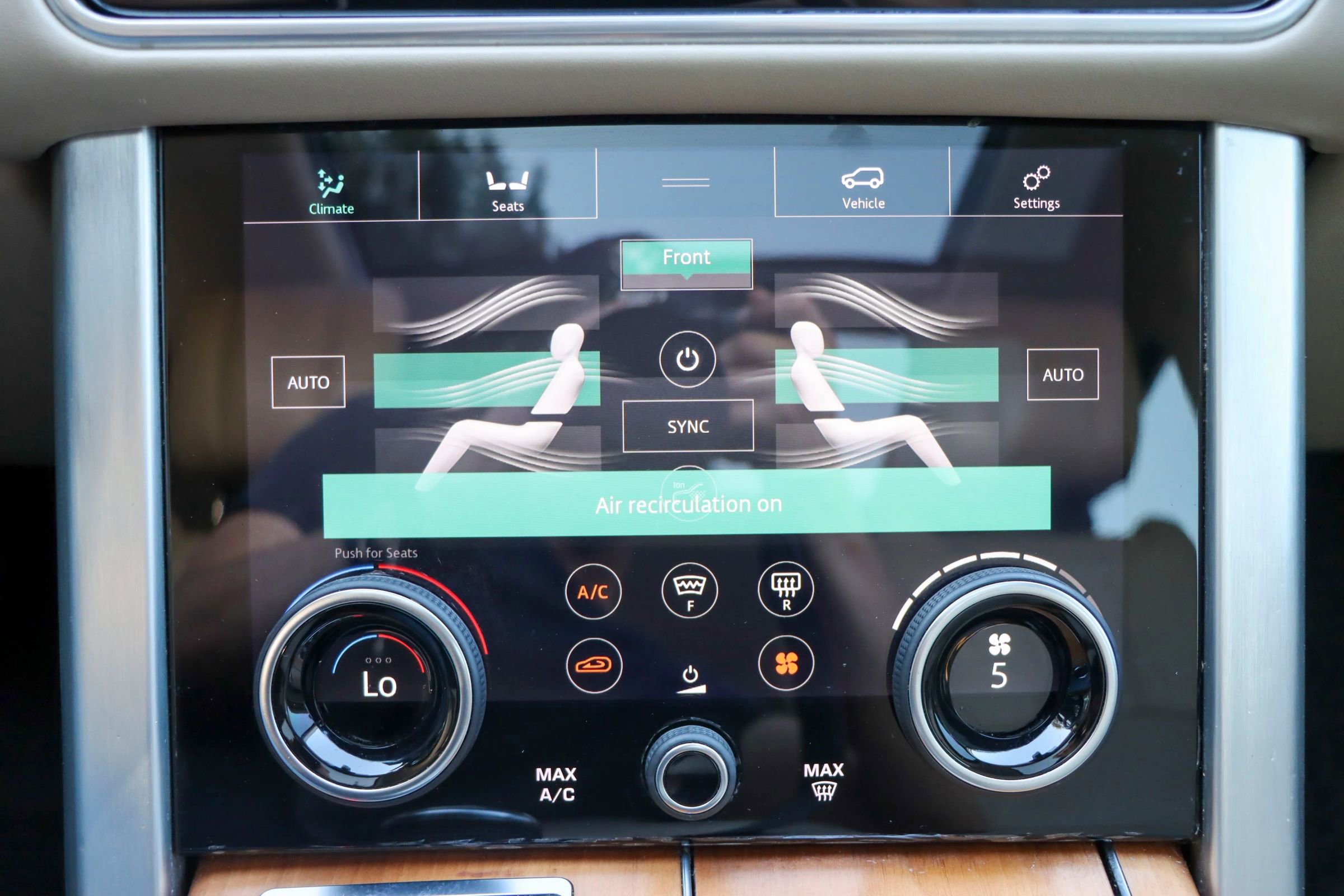 Used 2019 Land Rover Range Rover Supercharged AWD/4WD image 39