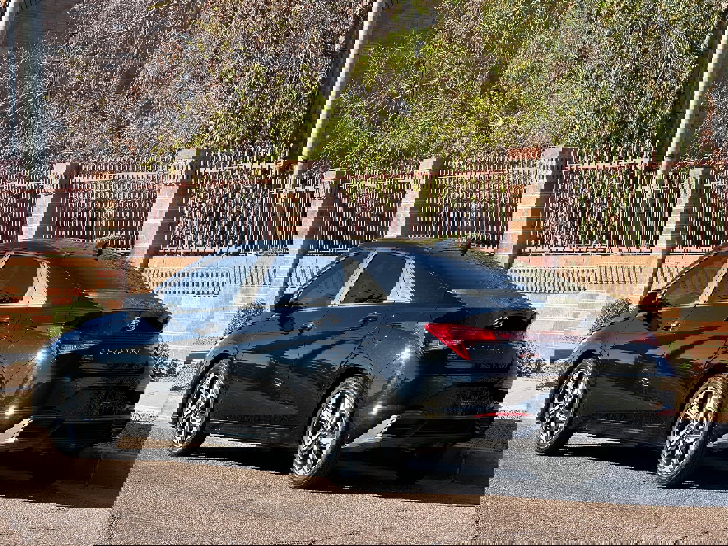 Used 2023 Hyundai Elantra SEL w/ Convenience Package image 4