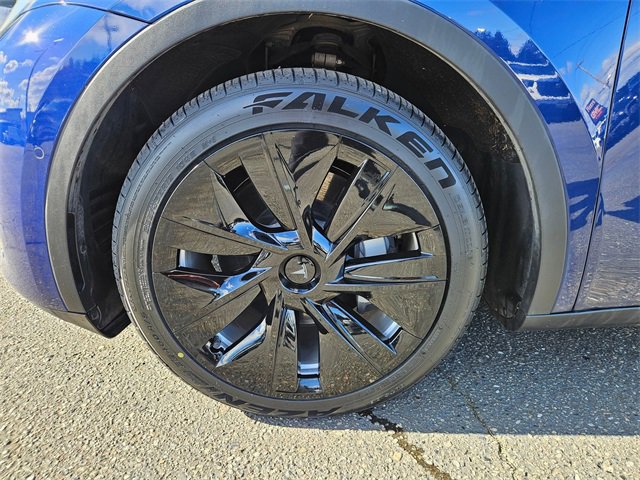 Used 2022 Tesla Model Y Long Range image 8