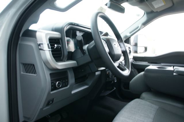 New 2026 Ford F350 XLT w/ XLT Premium Package AWD/4WD image 19
