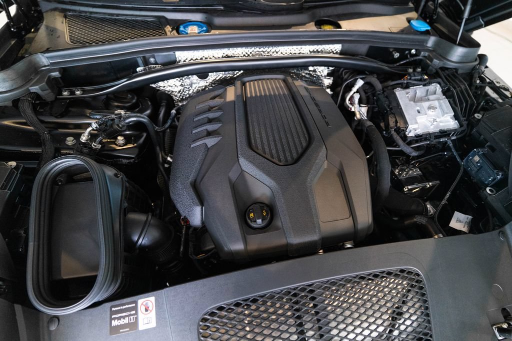 New 2026 Porsche Macan AWD/4WD image 42