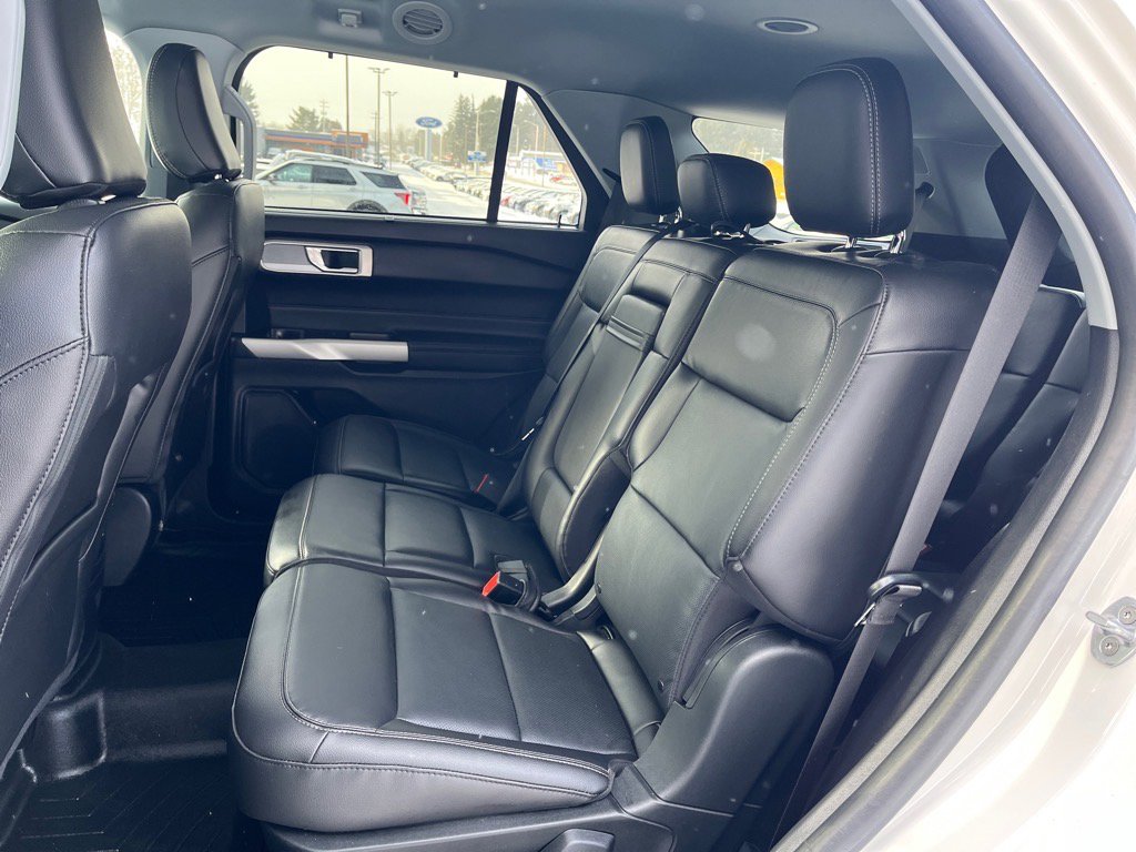 Used 2022 Ford Explorer Limited w/ Equipment Group 301A image 11