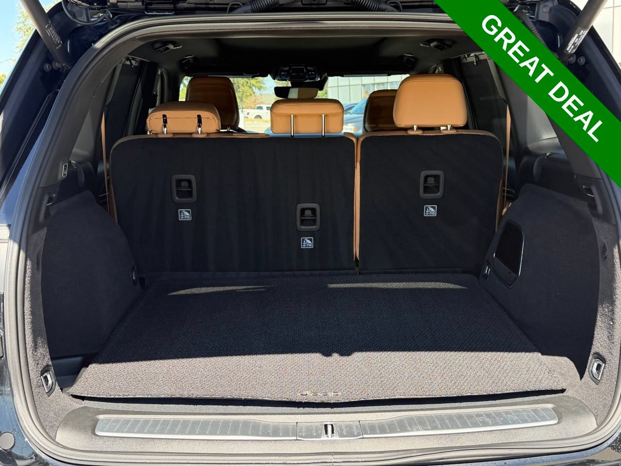 Used 2023 Jeep Grand Cherokee Summit w/ Luxury Tech Group V AWD/4WD image 43