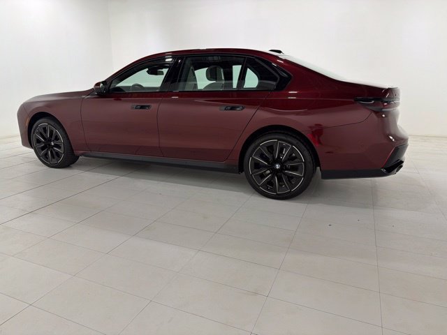 Used 2025 BMW 760i xDrive w/ Executive Package AWD/4WD image 2
