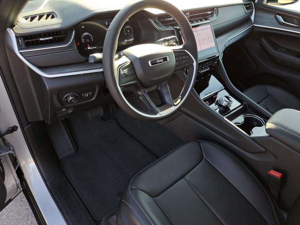 New 2025 Jeep Grand Cherokee Limited w/ Luxury Tech Group II AWD/4WD image 18