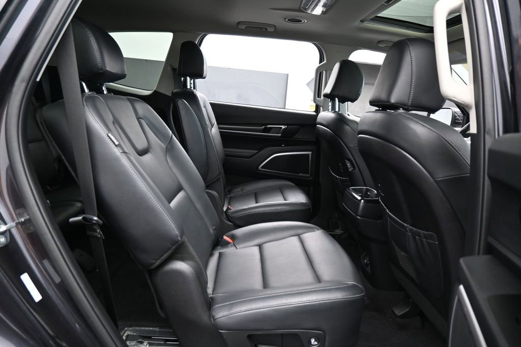 Used 2025 Kia Telluride S FWD image 49