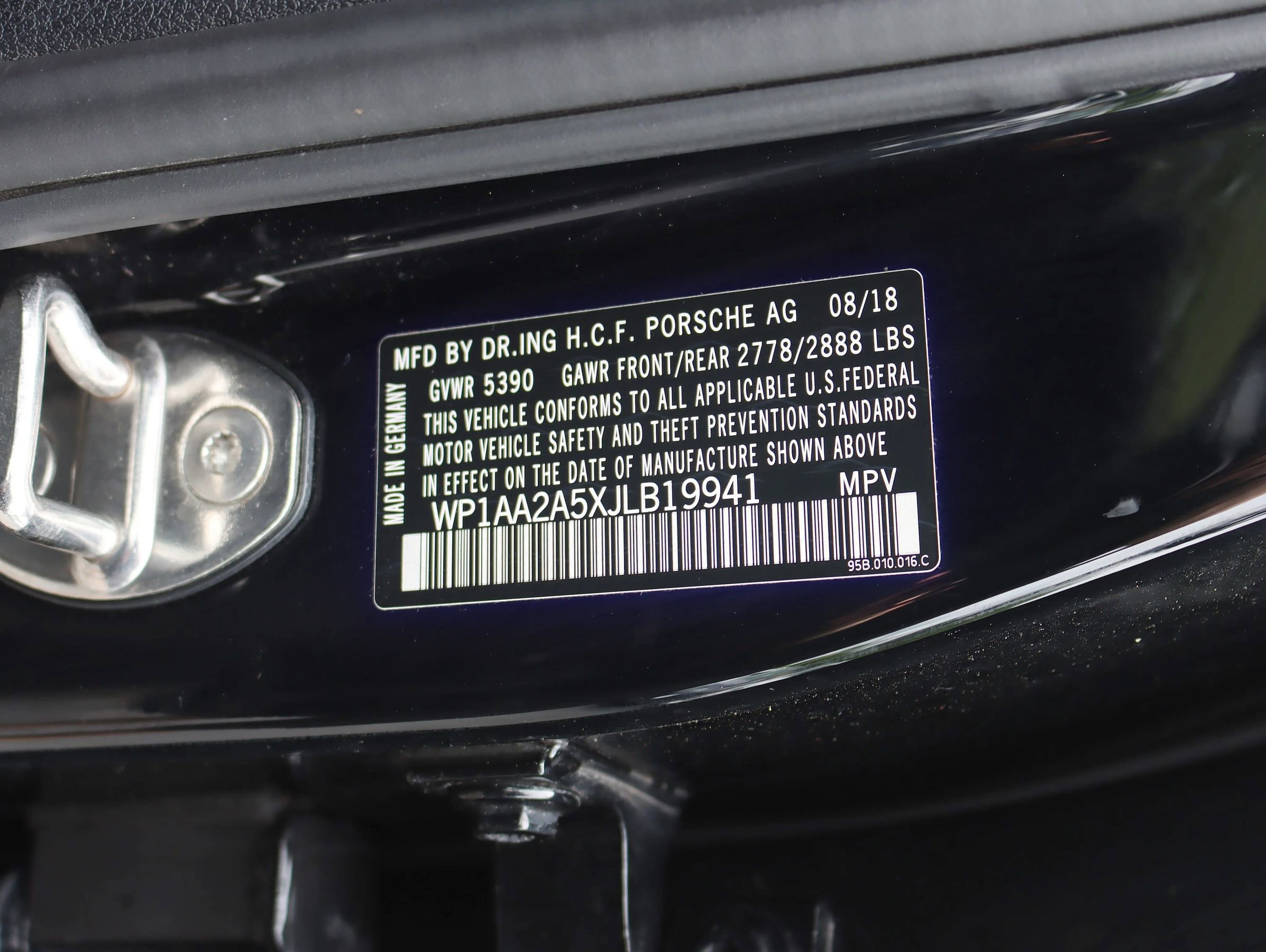 Used 2018 Porsche Macan Sport Edition AWD/4WD image 42