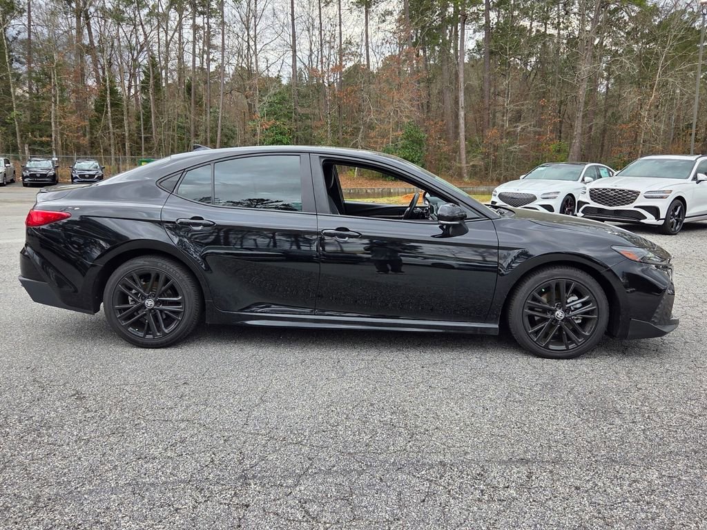 Used 2025 Toyota Camry SE image 13