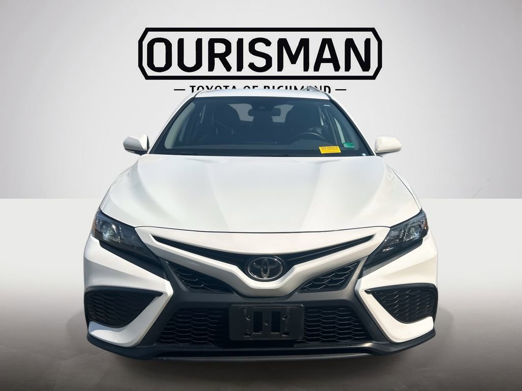 Used 2024 Toyota Camry SE image 11