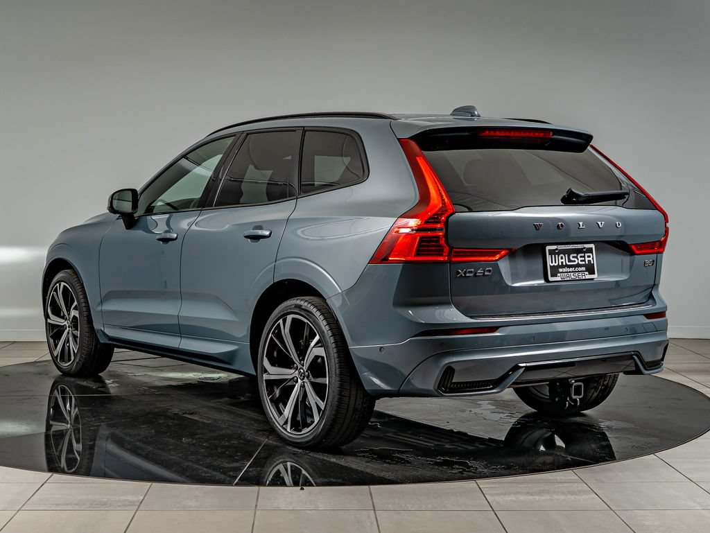 Used 2022 Volvo XC60 B5 R-Design w/ Advanced Package AWD/4WD image 7