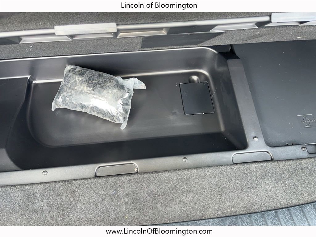 Used 2022 Ford Expedition Max Limited image 17