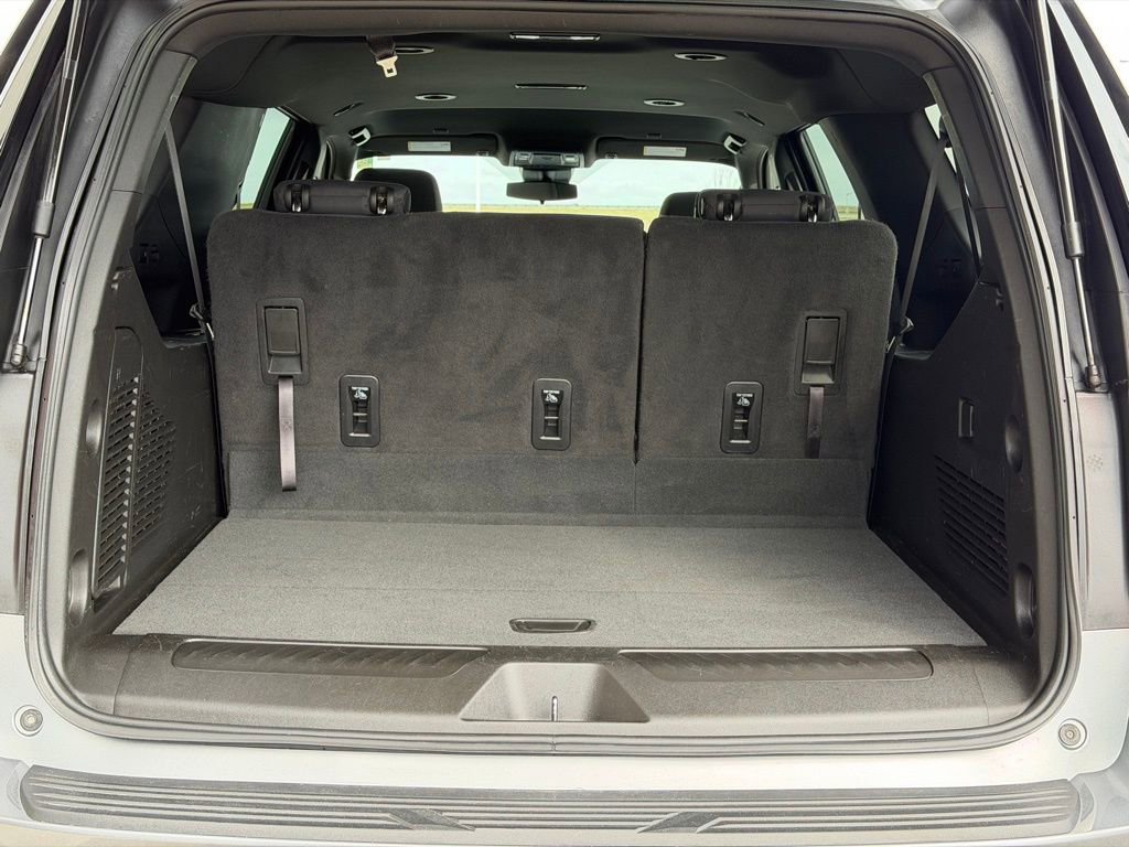 Used 2023 GMC Yukon XL SLE AWD/4WD image 9