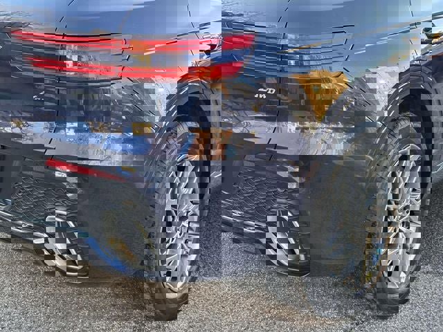 Used 2024 Genesis GV70 2.5T Select w/ Select Package image 14