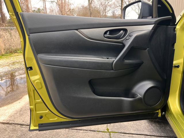 Used 2020 Nissan Rogue Sport S image 10