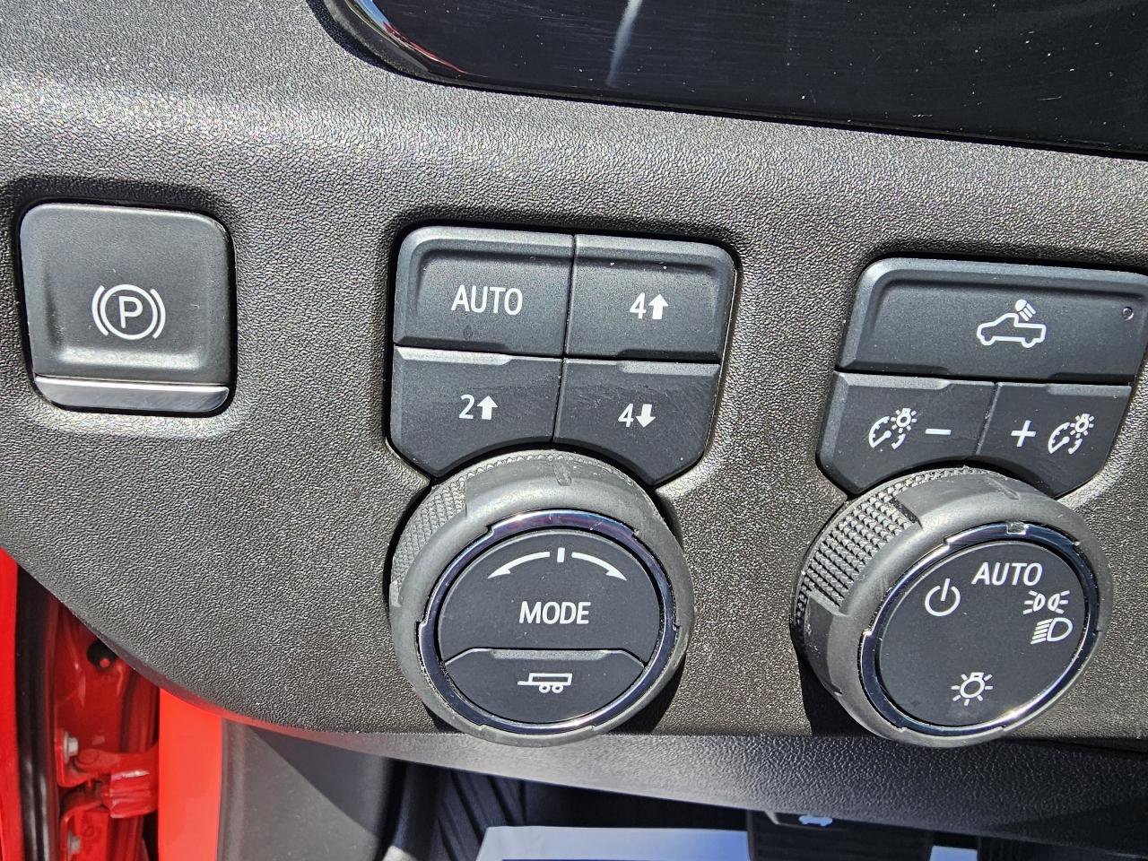 Used 2022 Chevrolet Silverado 1500 LT AWD/4WD image 21