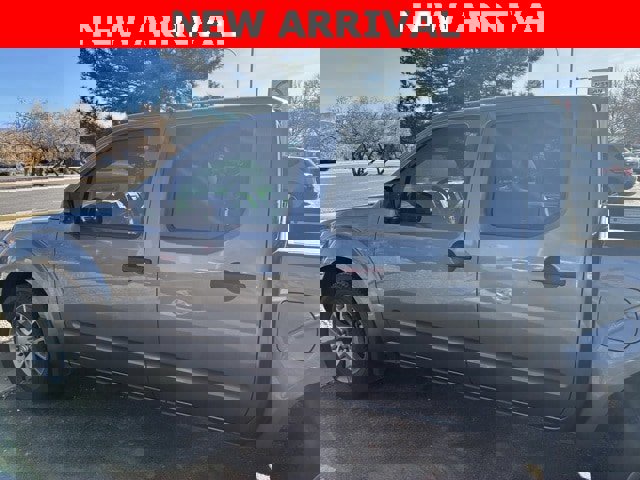 Used 2020 Nissan Frontier SV image 6