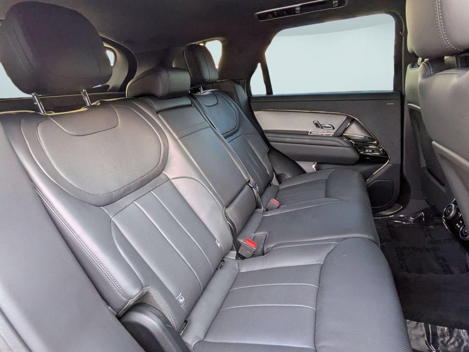 Used 2024 Land Rover Range Rover Sport SE AWD/4WD image 29