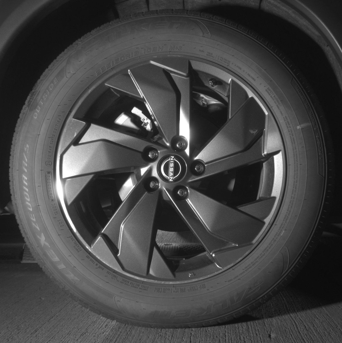 Used 2025 Nissan Rogue SV image 15