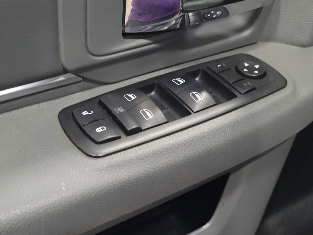 Used 2016 RAM 1500 Classic SLT image 27